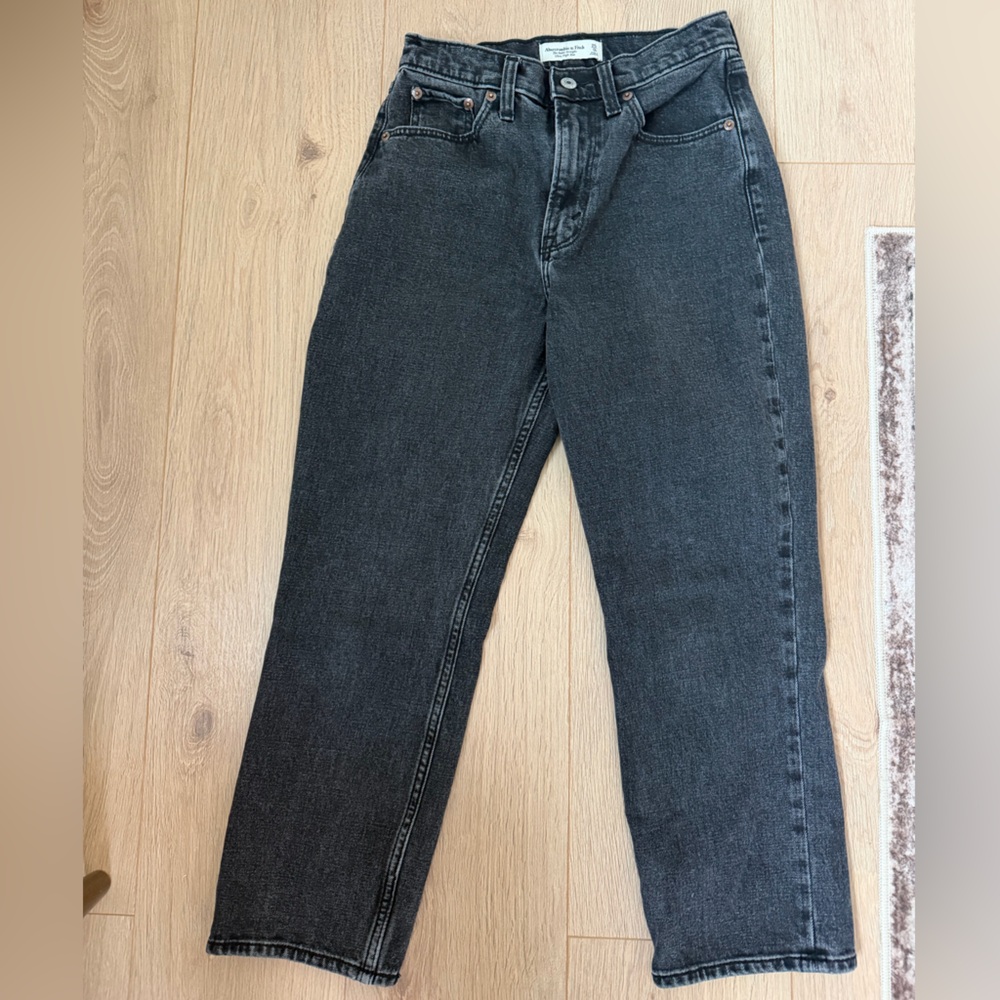 Abercrombie and Fitch Black Ankle Straight Ultra High Rise Jeans, 25 Short